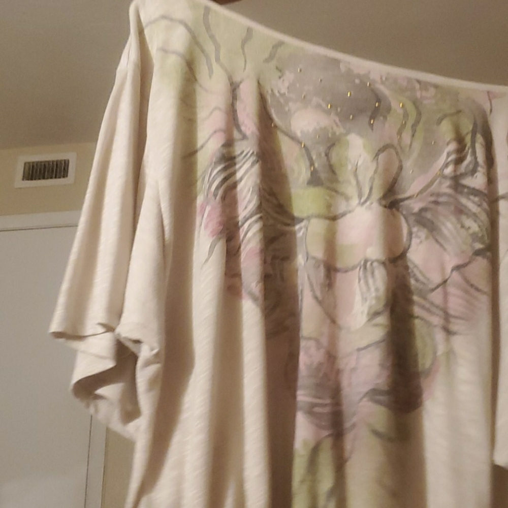 One shoulder shirt